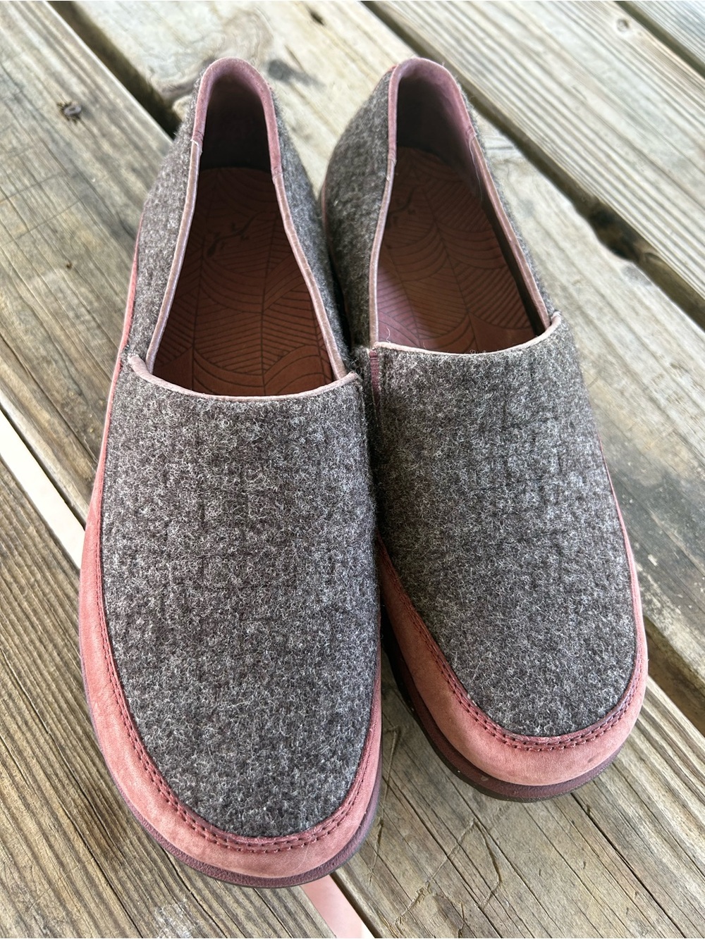 Chaco Gray Wool-Textured Slip-On with Rose Accents Sloan Hiking Shoe
